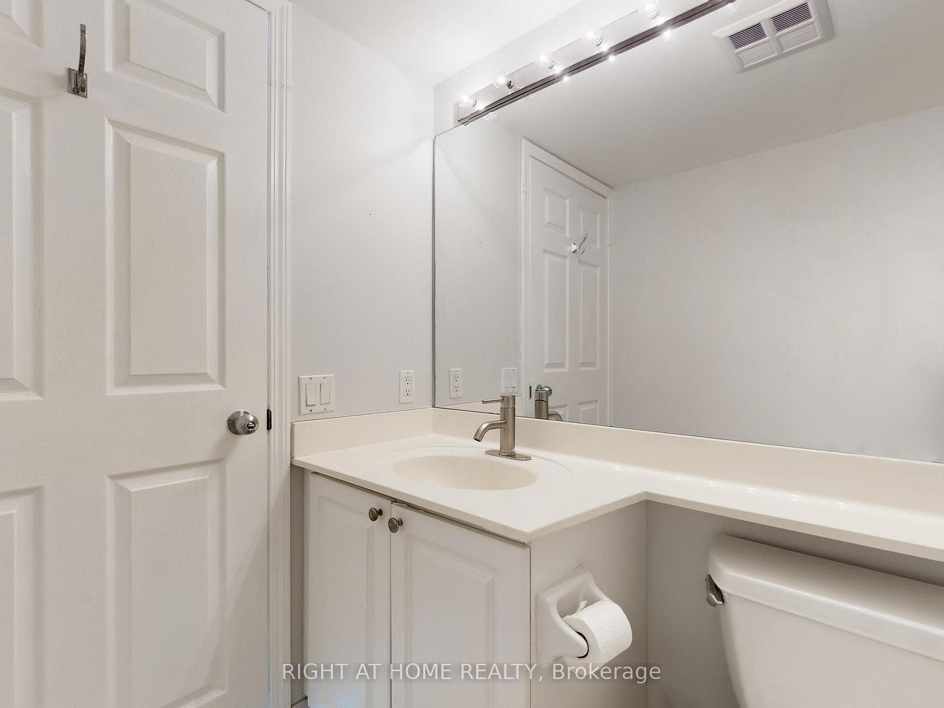 30 Harrison Garden Boulevard Unit 2203 photo 16