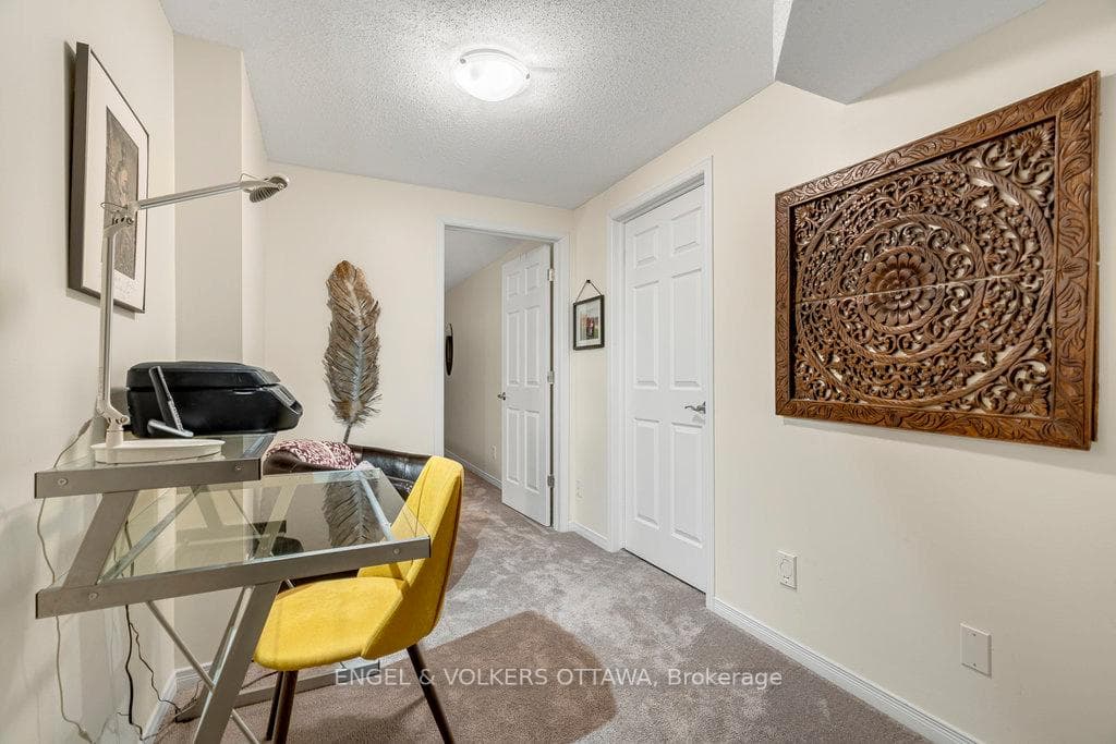 64 Folison Street photo 23