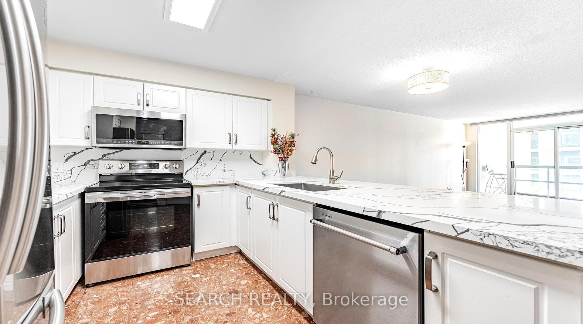 156 Enfield Place Unit 602 photo 10