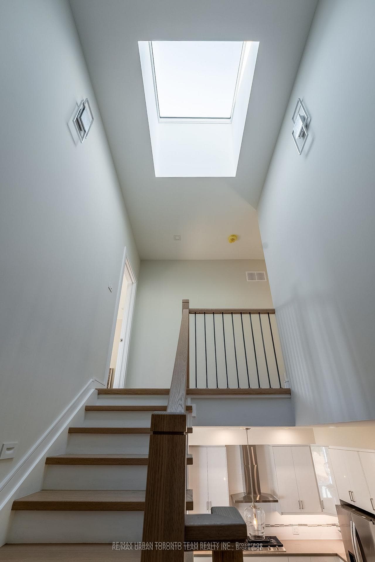 141 Kalmar Avenue photo 18