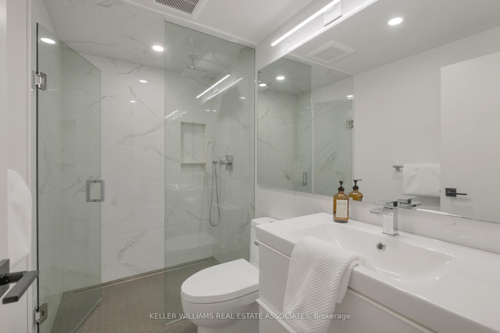 281 Admiral Drive photo 36