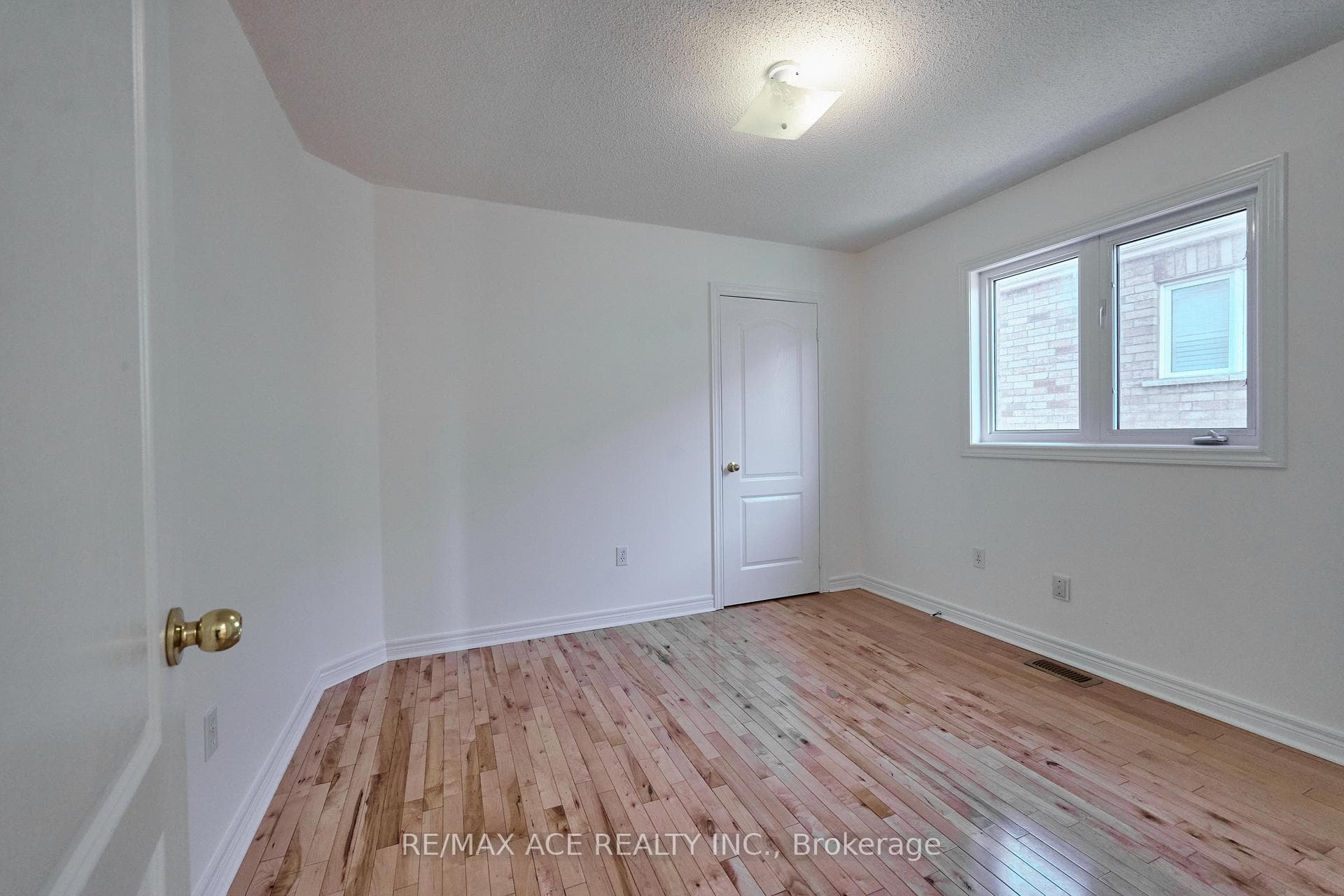 7130 Para Place photo 25