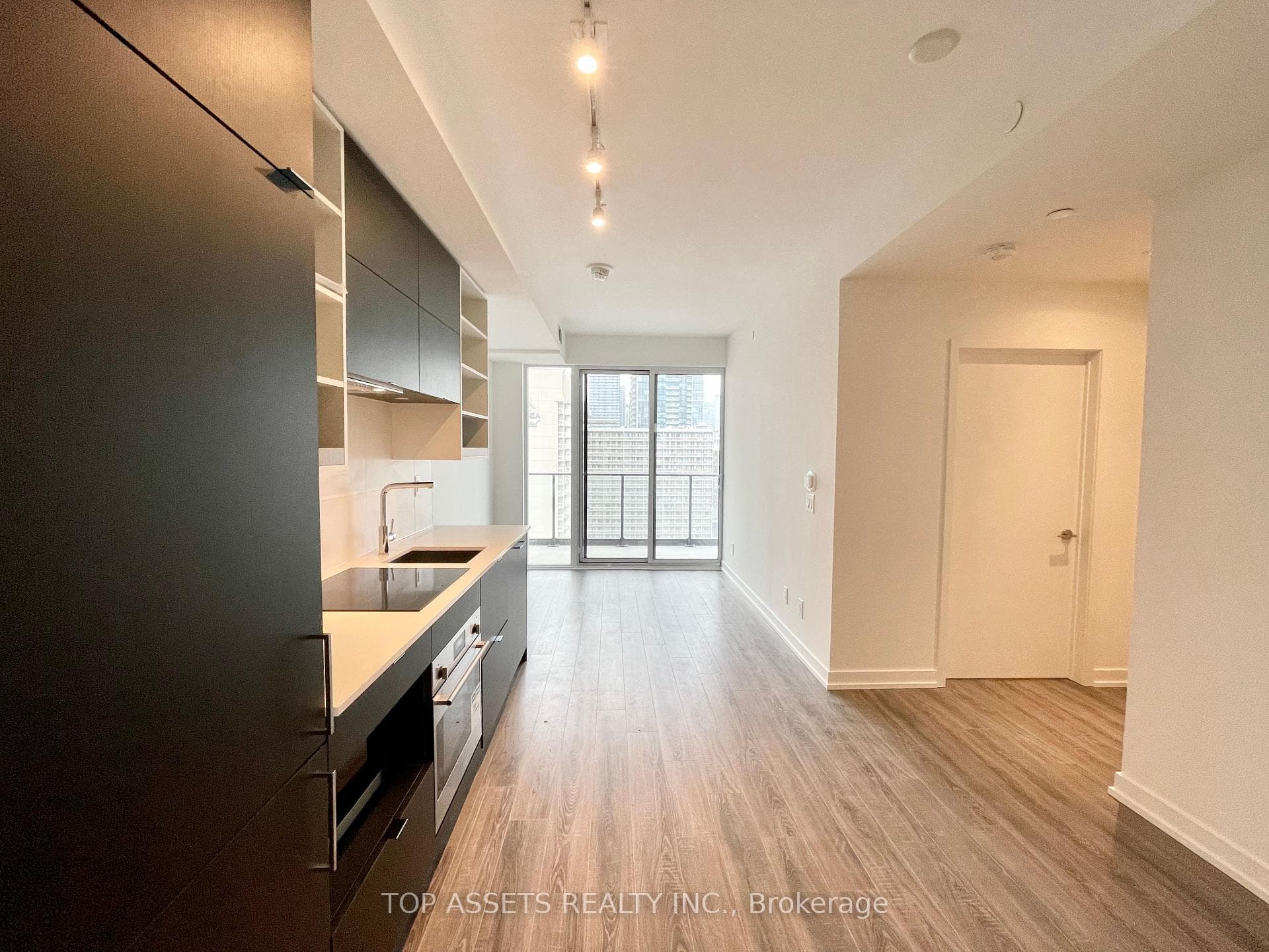 20 Edward Street Unit 1823 photo 6