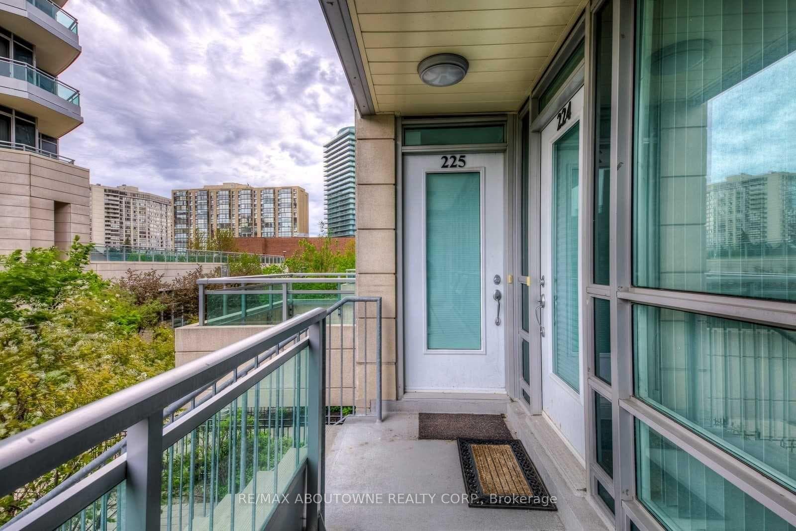 31 Olive Avenue Unit 225 photo 3