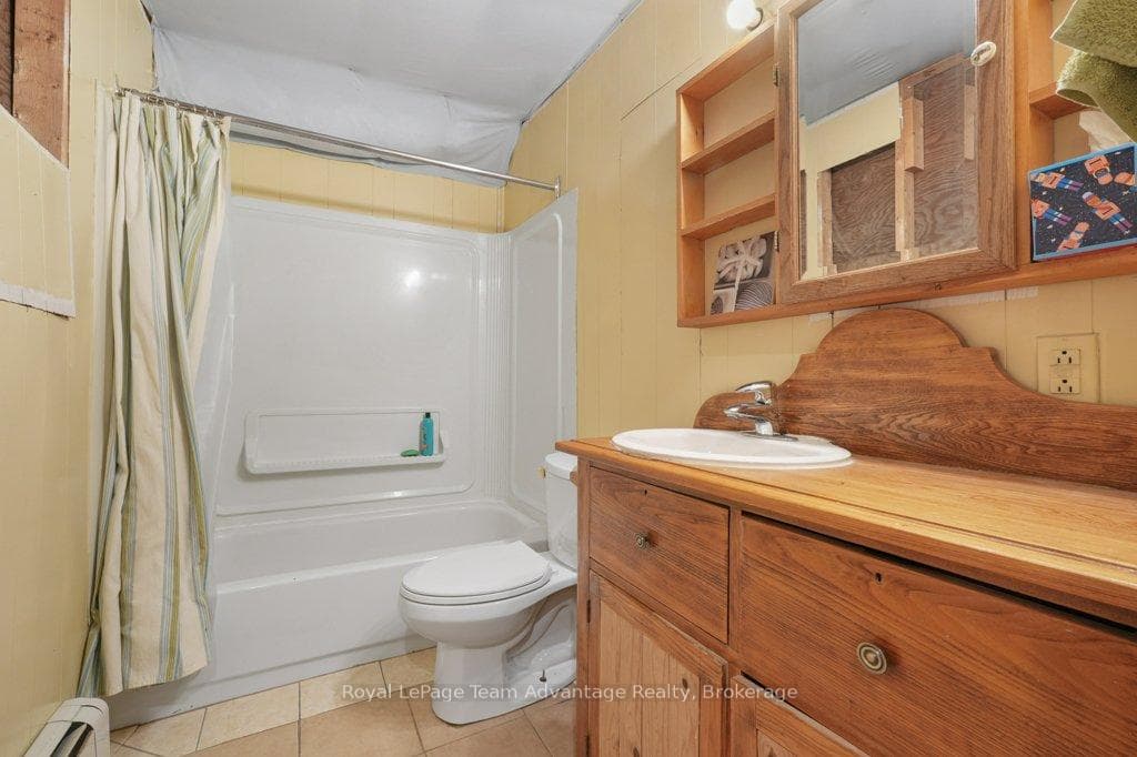 lower level 4pc Bathroom