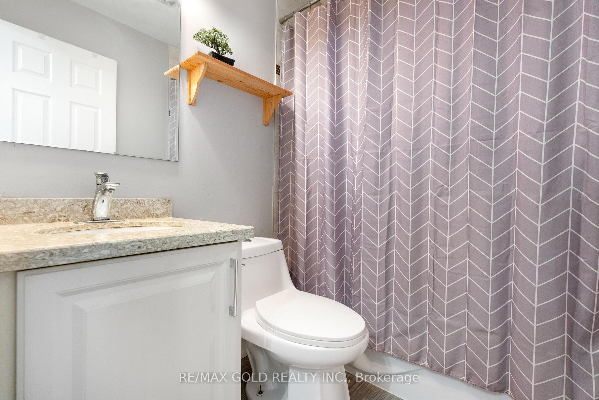 48 Maidstone Crescent photo 29