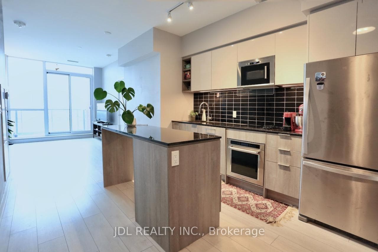31 Tippett Road Unit 1610 photo 2