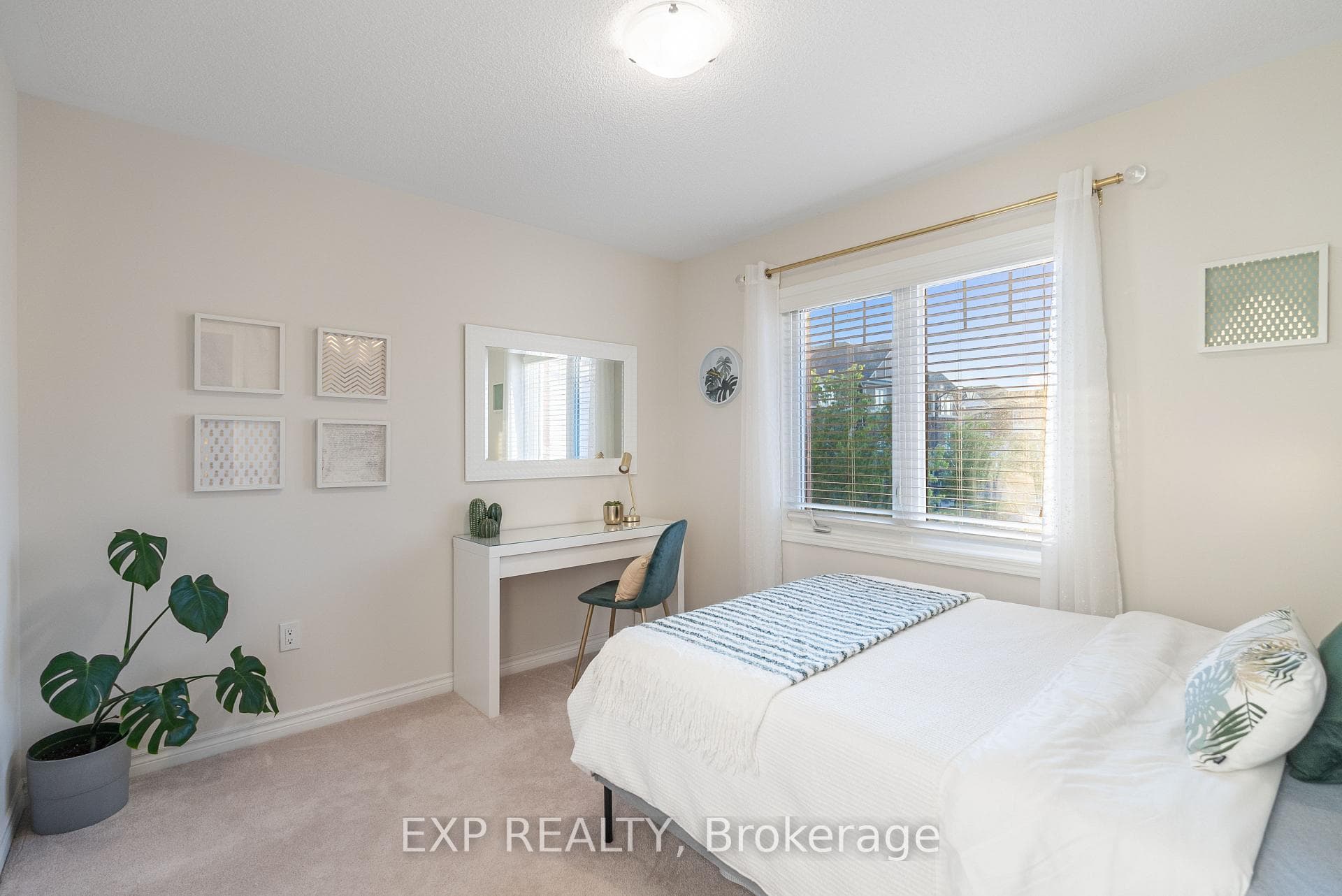 1636 Gainer Crescent photo 10