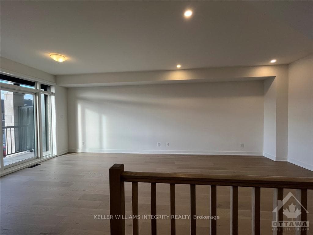 552 TAHOE Heights photo 3