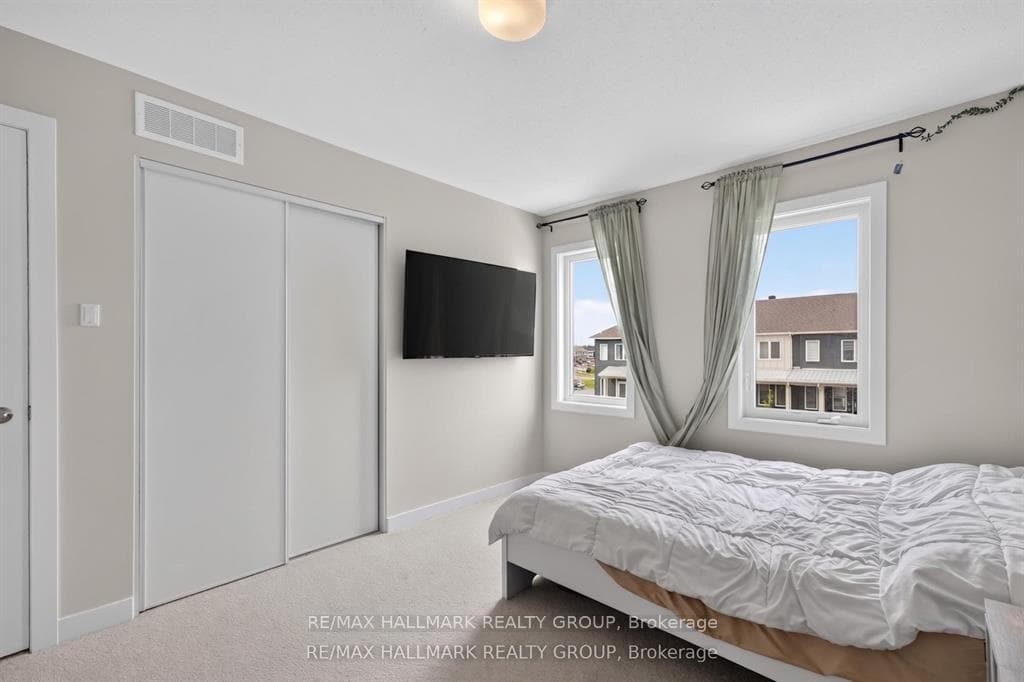 627 Alopex Row photo 24