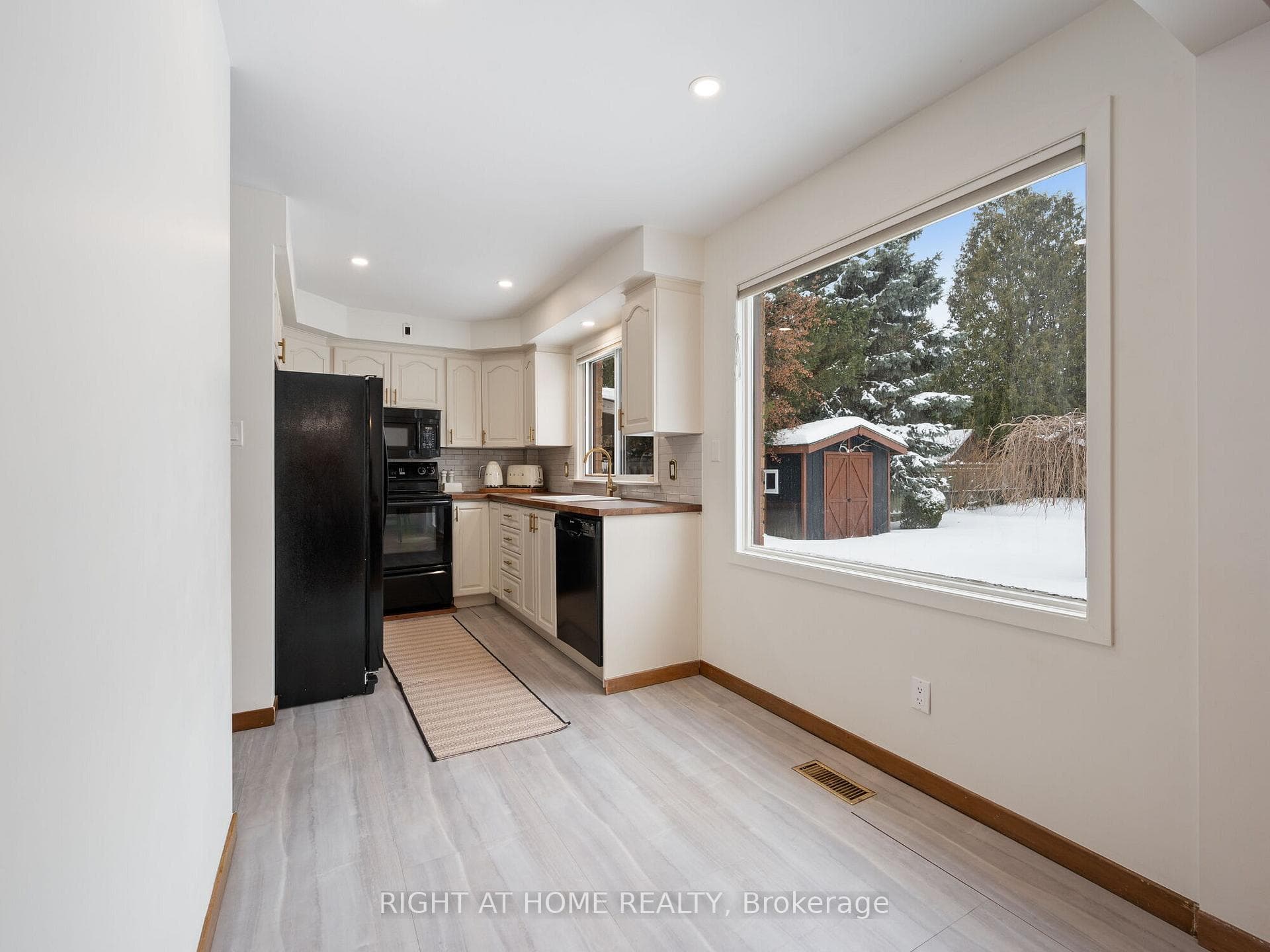 1565 Carletta Drive photo 18