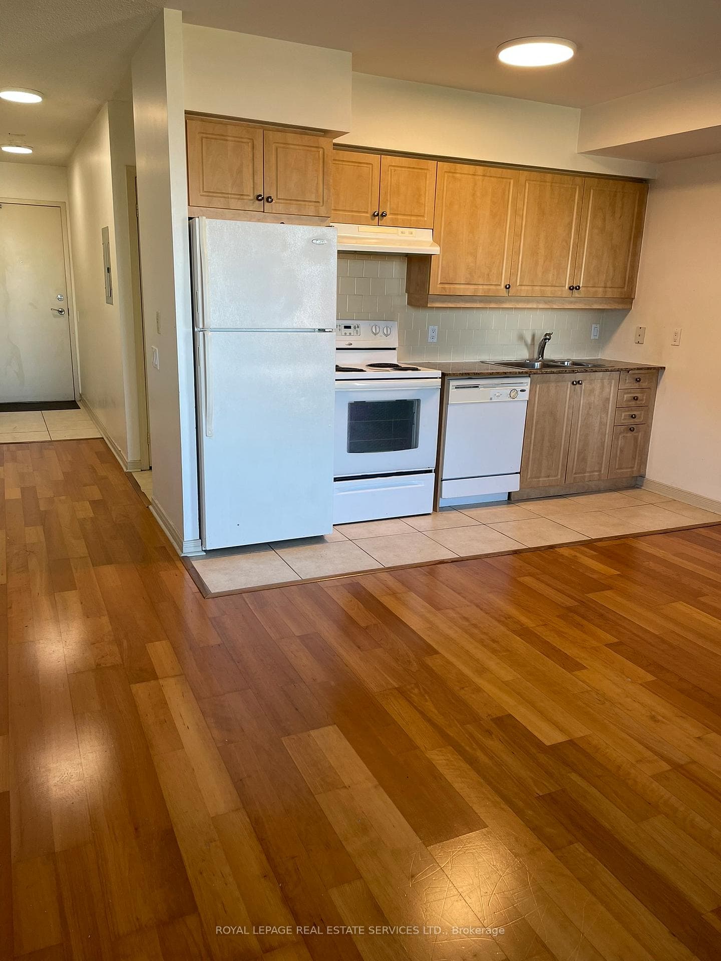 455 Rosewell Avenue Unit 616 photo 4