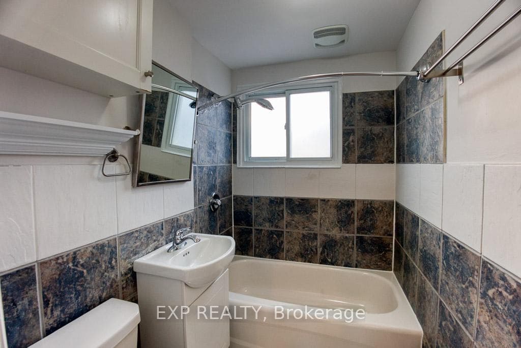448 Holland Avenue photo 27