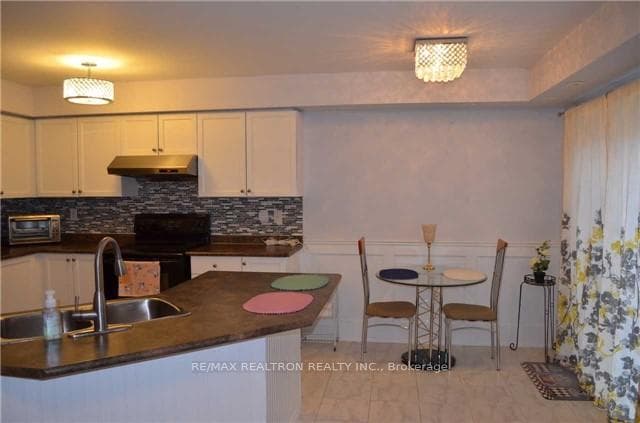 90 Louisbourg Way photo 6