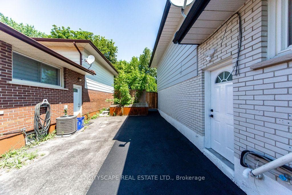 322 Fernwood Avenue photo 22