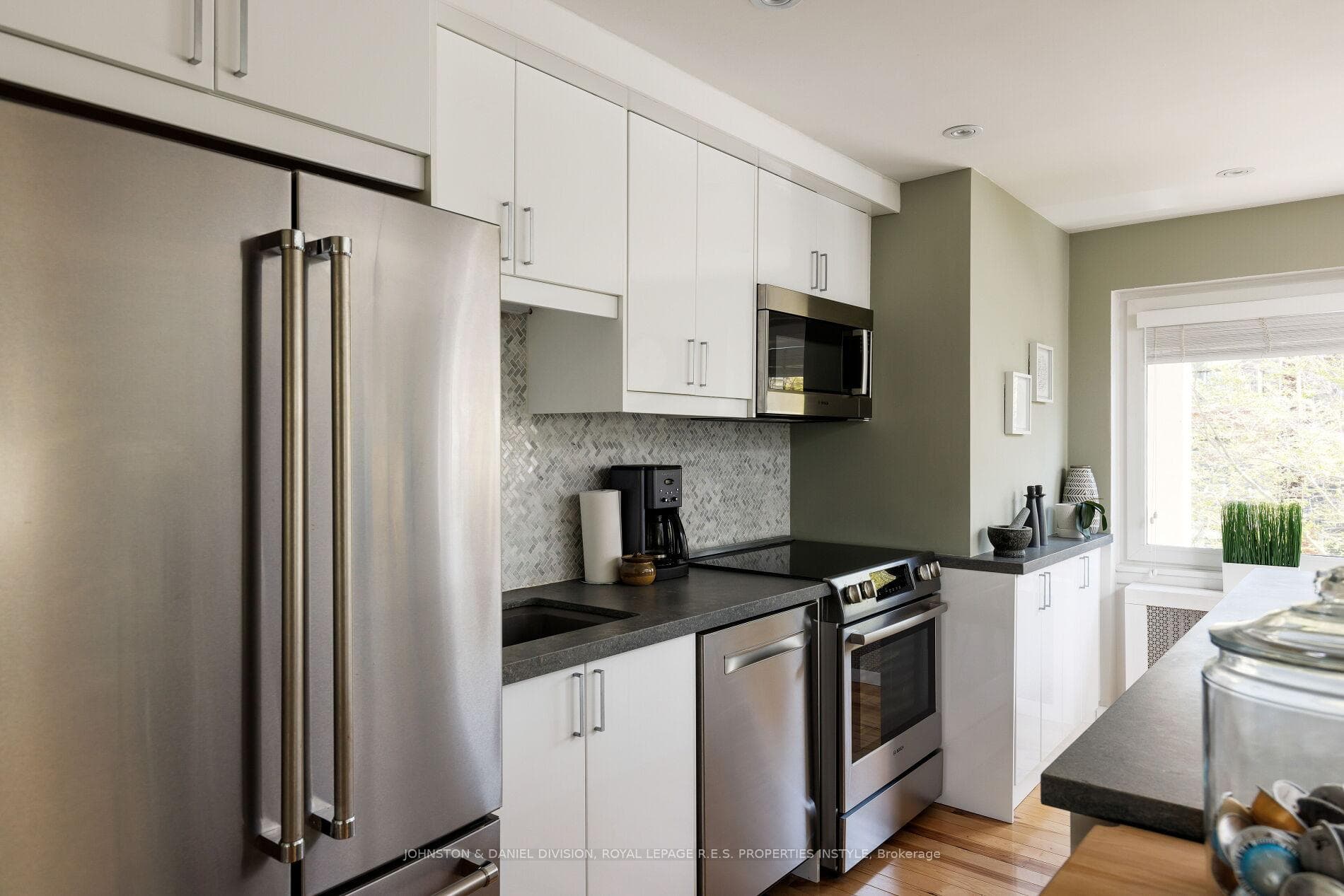 2368 Queen Street Unit 18 photo 18