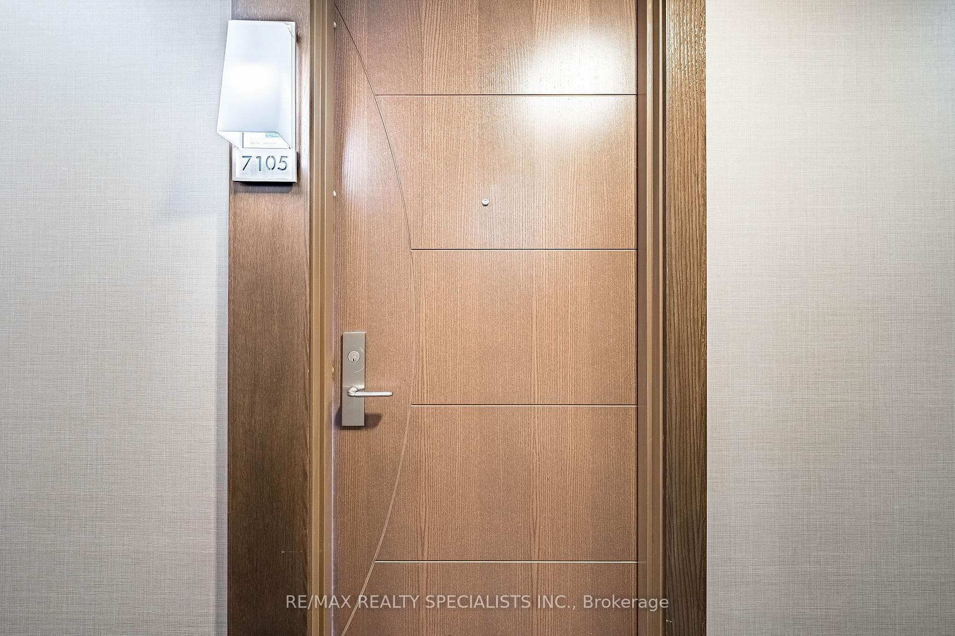 388 Yonge Street Unit 7105 photo 10