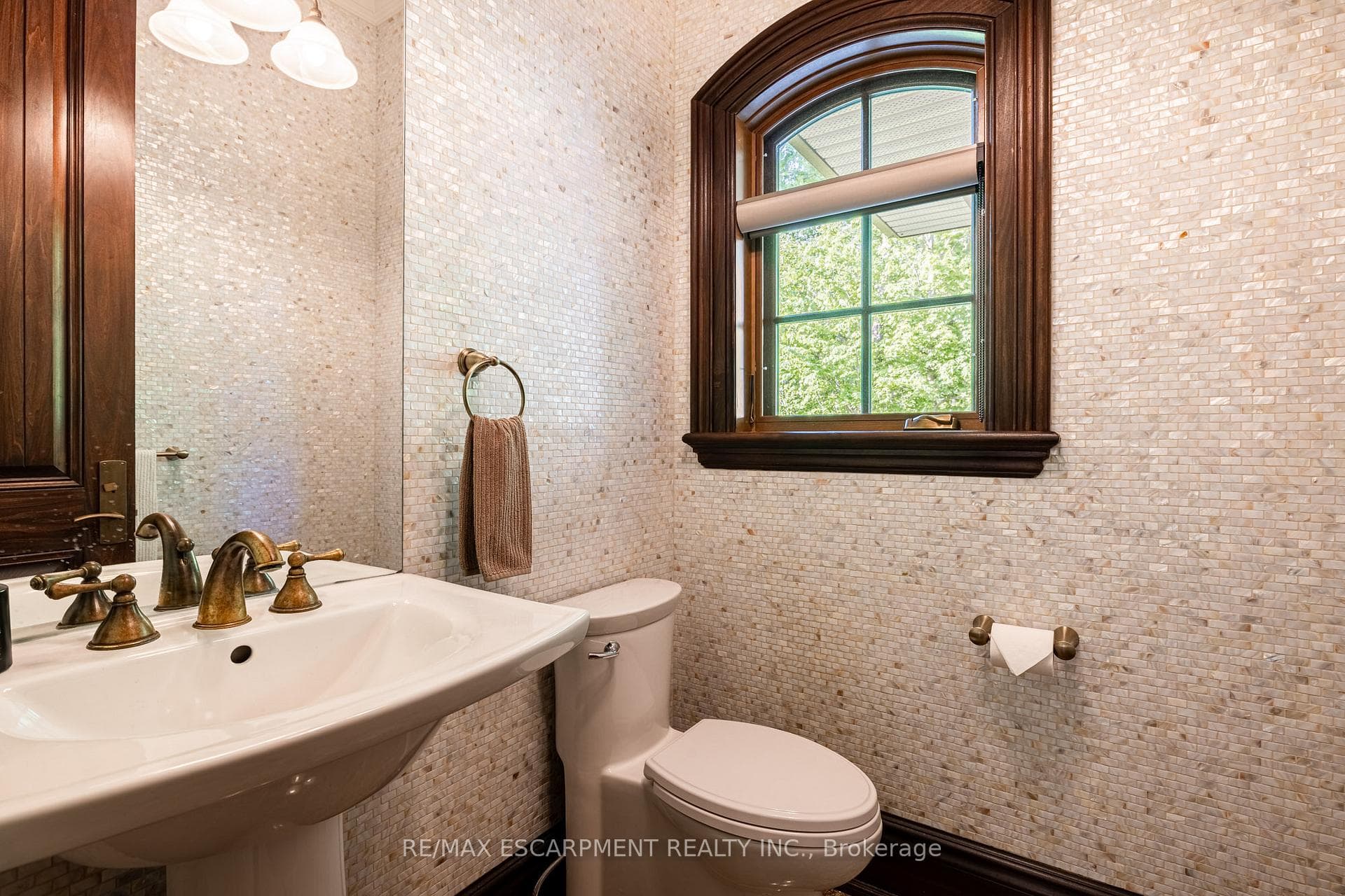 2633 Bluffs Way photo 17
