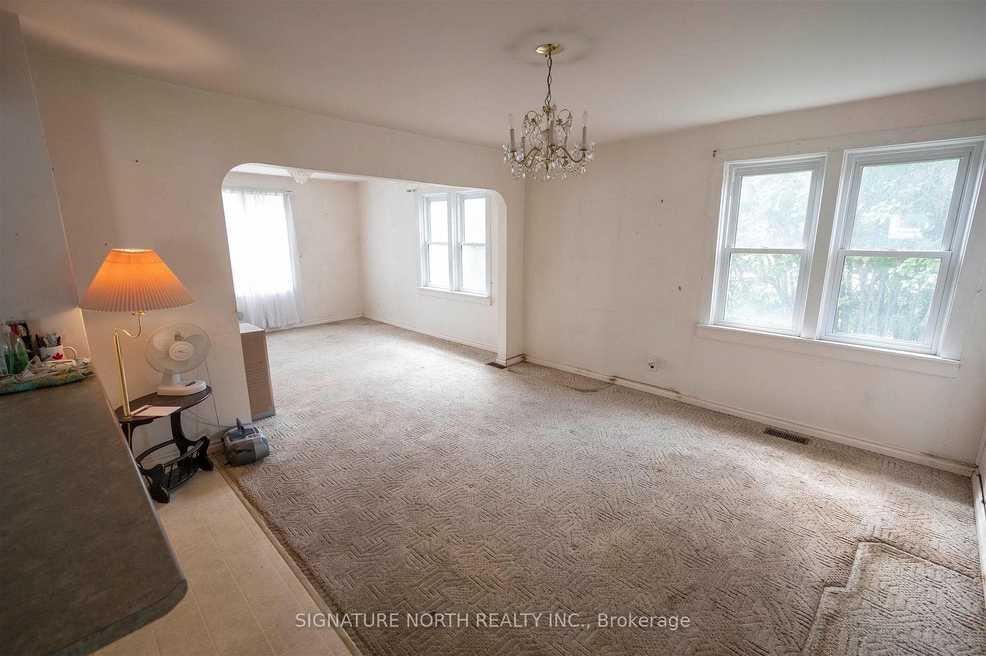 84 Empress Avenue North photo 7