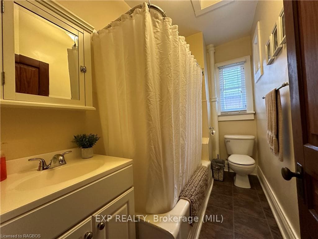 295 9TH Street photo 17