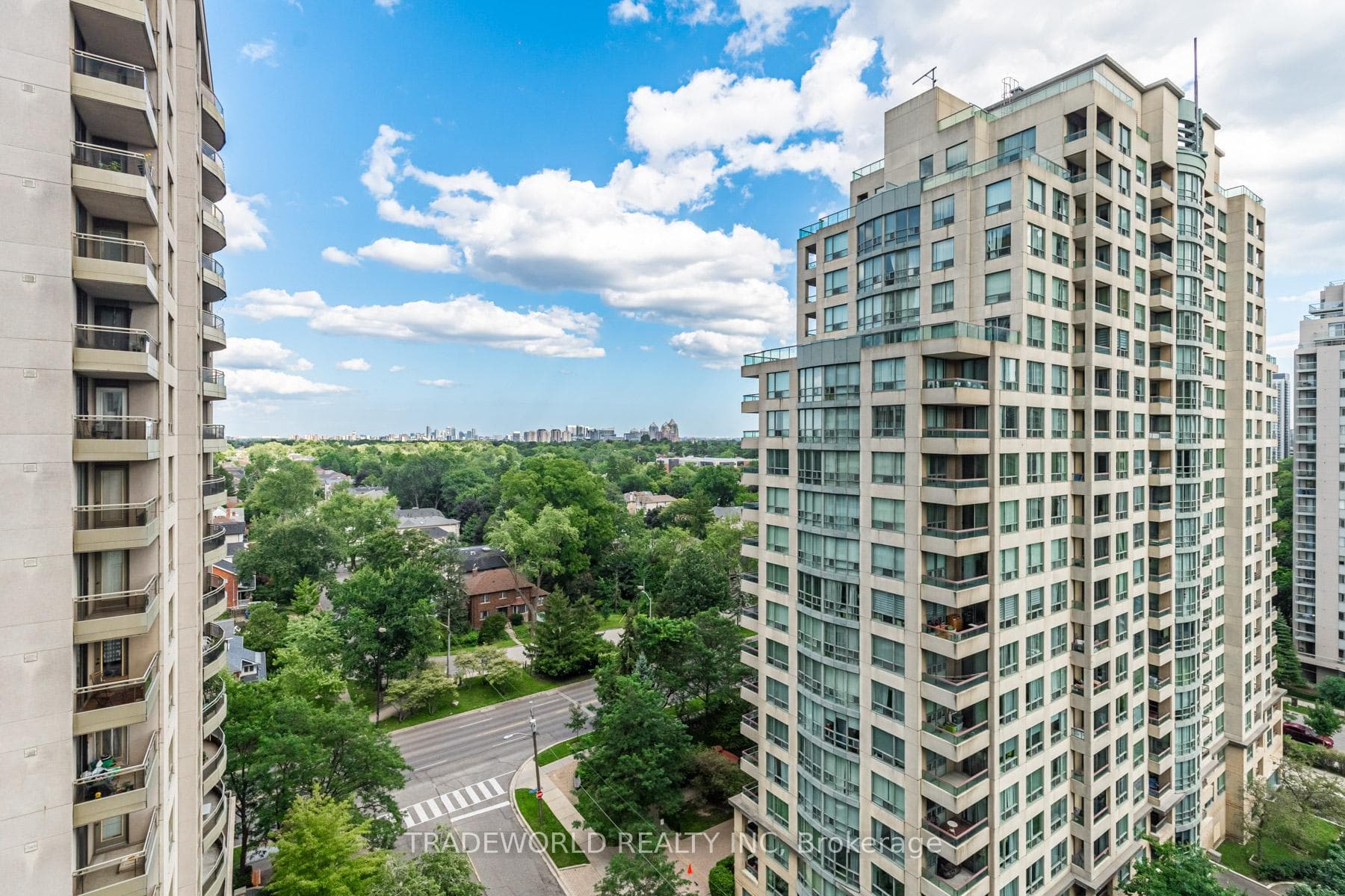 18 Parkview Avenue Unit 1506 photo 34