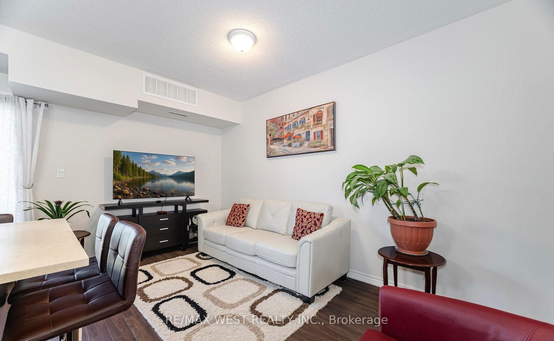 570 Lolita Gardens Unit 209 photo 6