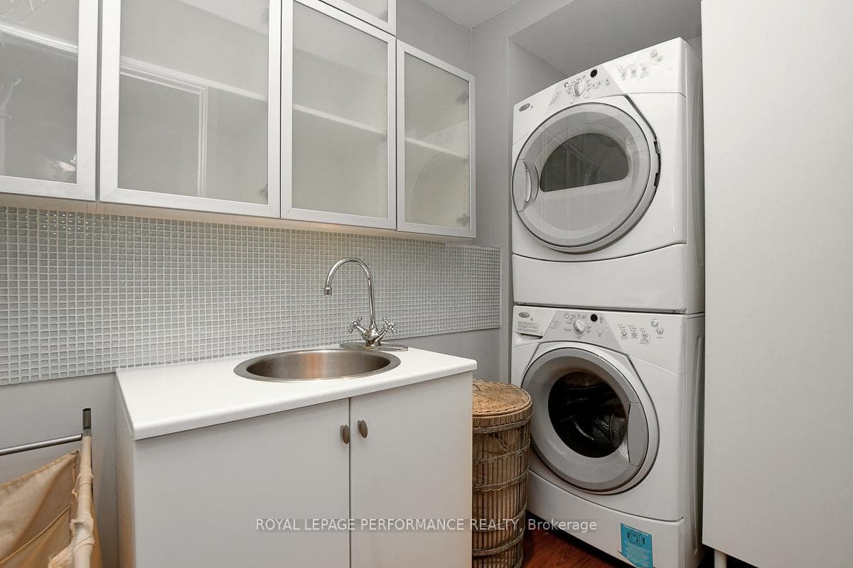 19 Columbus Avenue photo 29