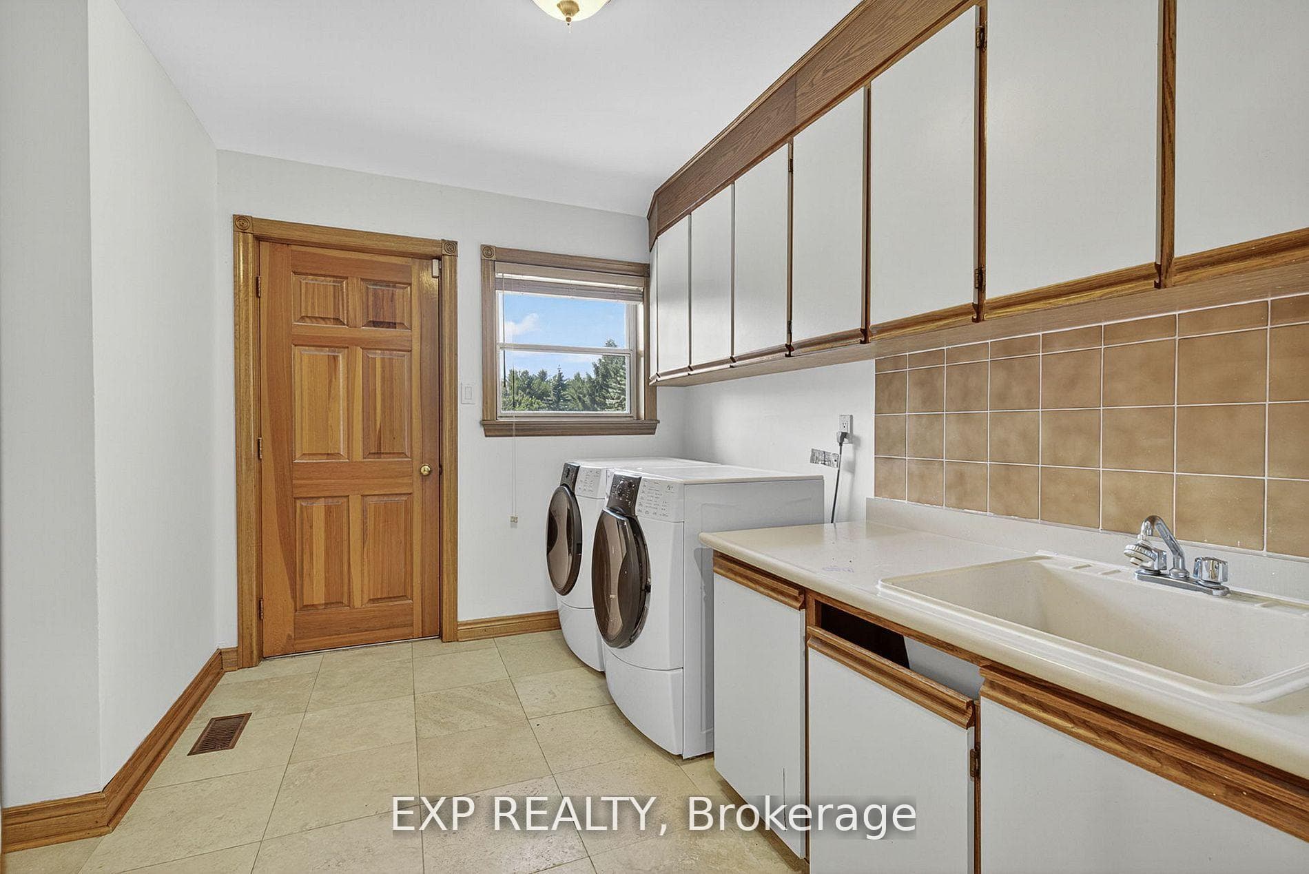 315 Stephanie Boulevard photo 28