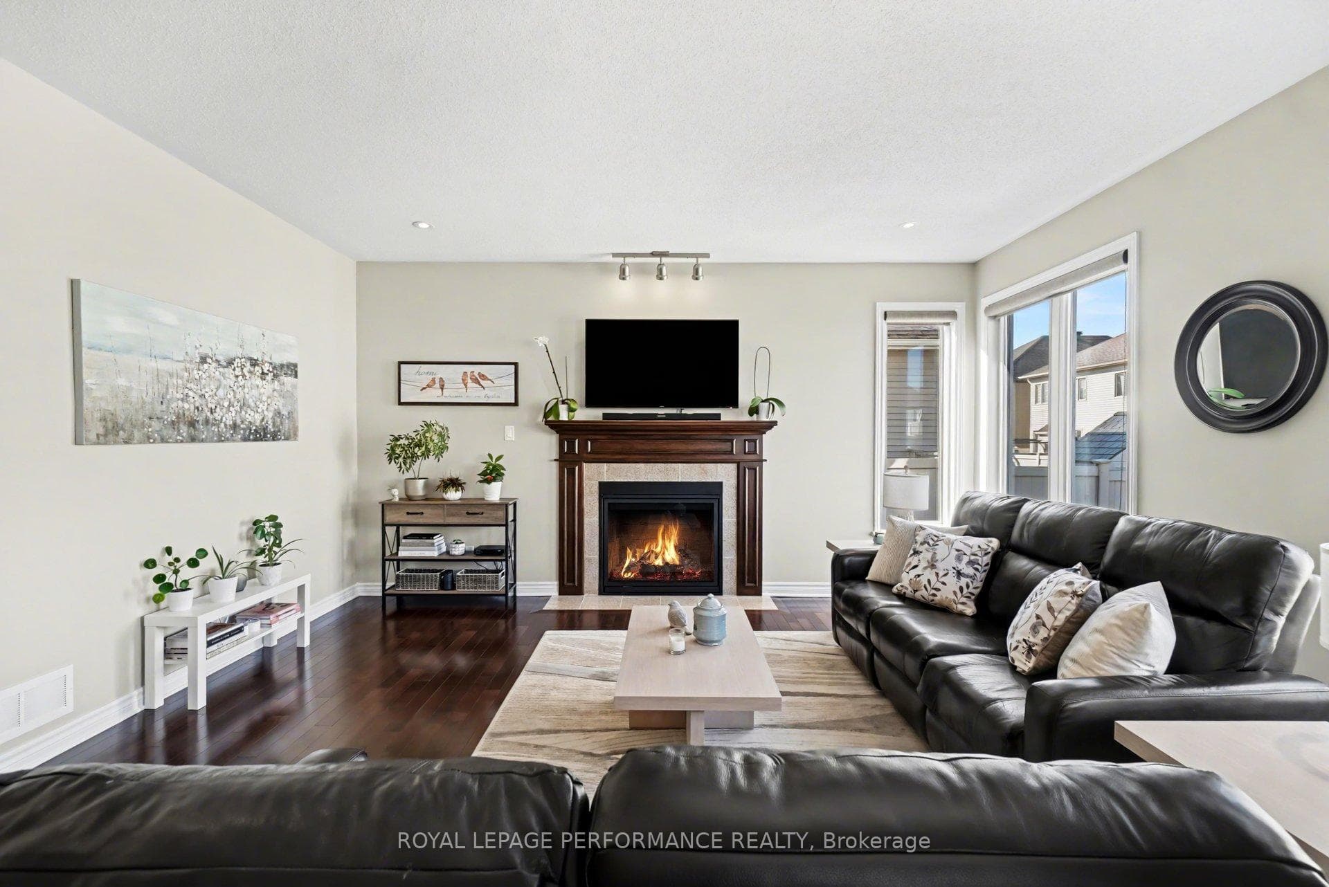 1828 Mickelberry Crescent photo 7