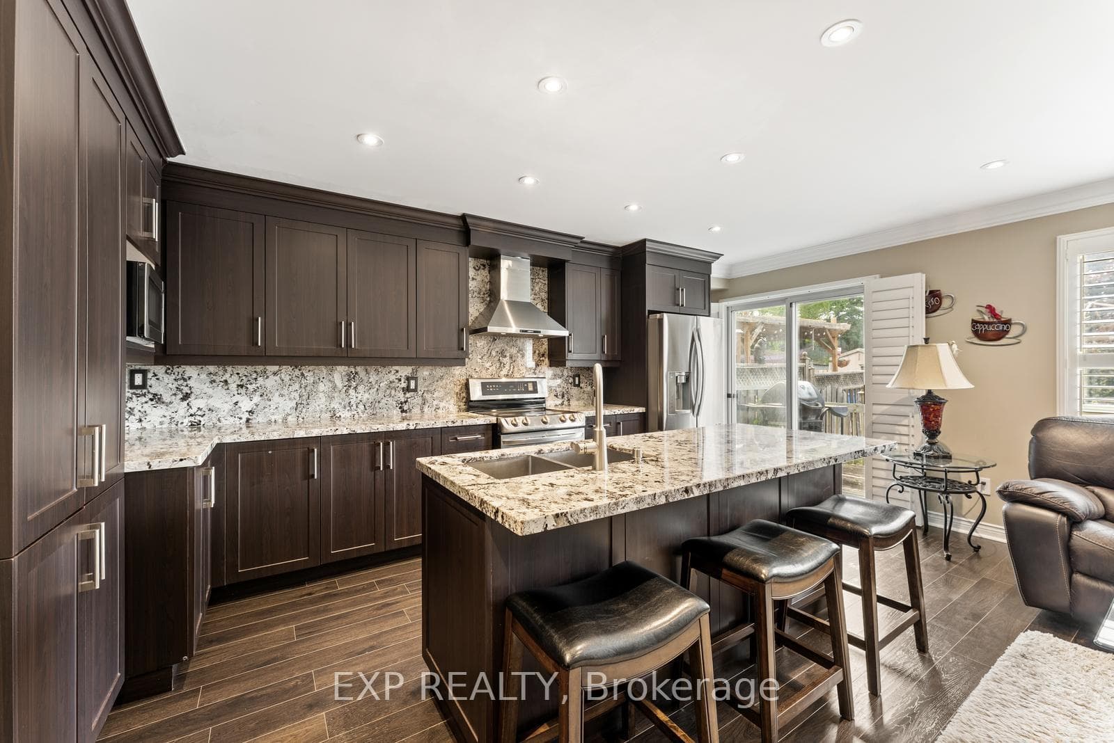 46 Waterbury Street photo 15