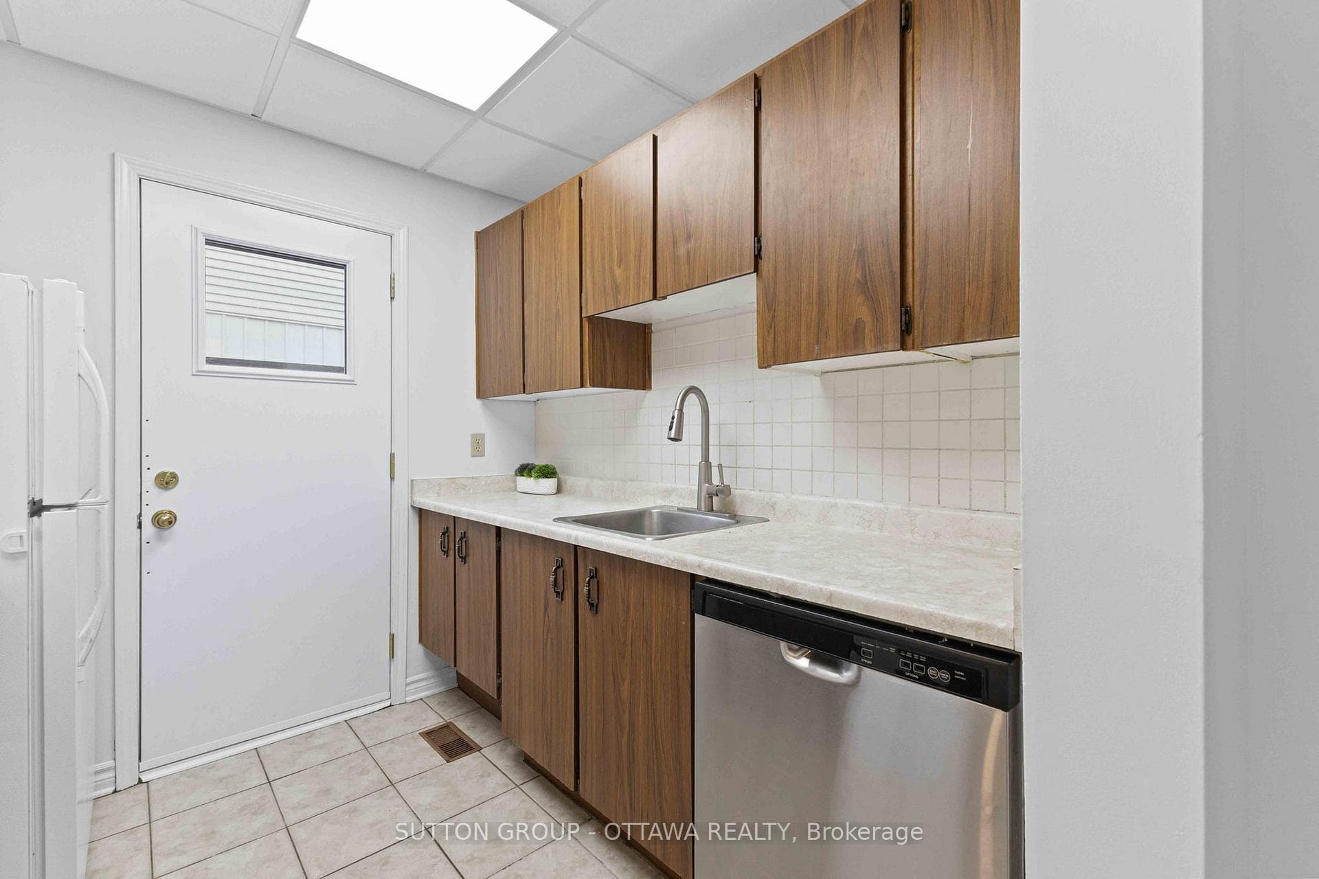 131 RENOVA Avenue photo 10
