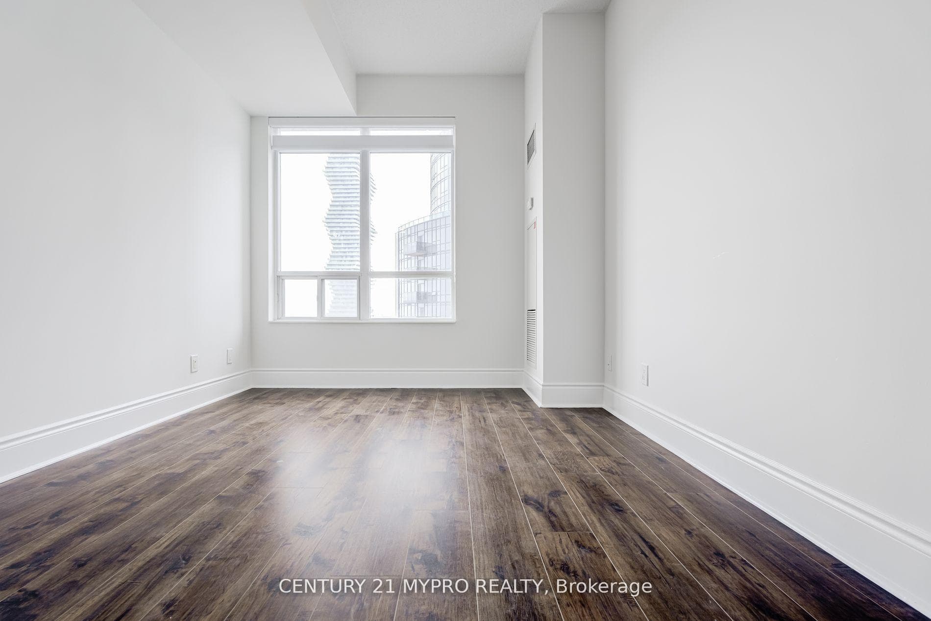310 Burnhamthorpe Road Unit 2913 photo 21