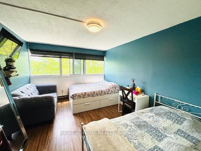 95 Leeward Glenway Unit 315 photo 18