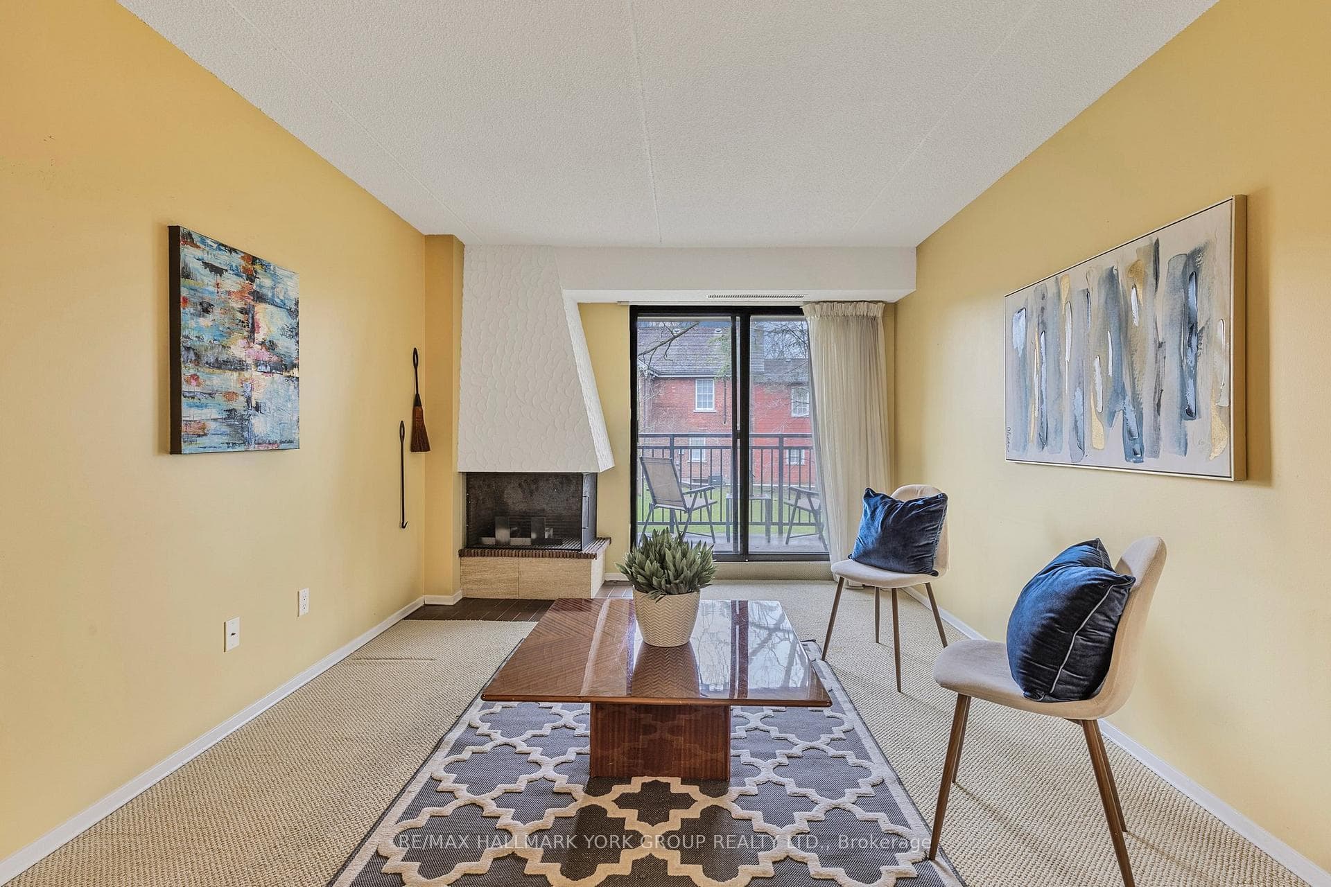 15390 Yonge Street Unit 202 photo 15