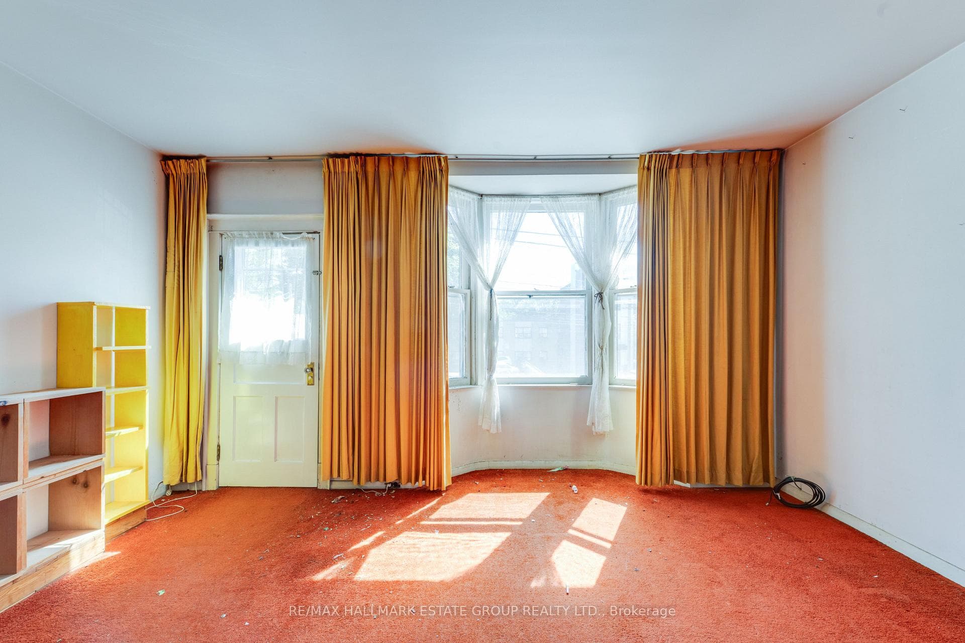 160 Coxwell Avenue photo 24