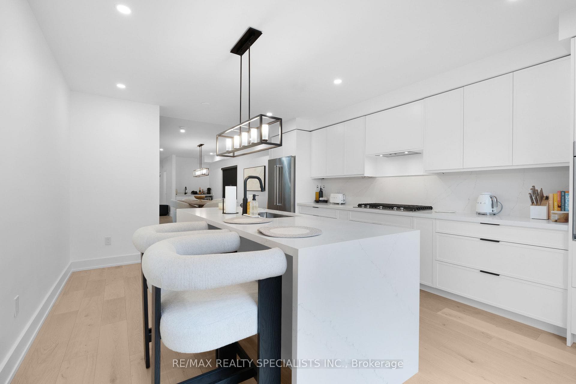 997 Mount Pleasant Road photo 16