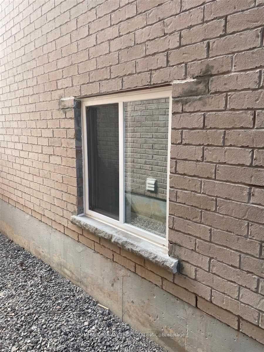 353 Blinco Terrace Unit Bsmt photo 15