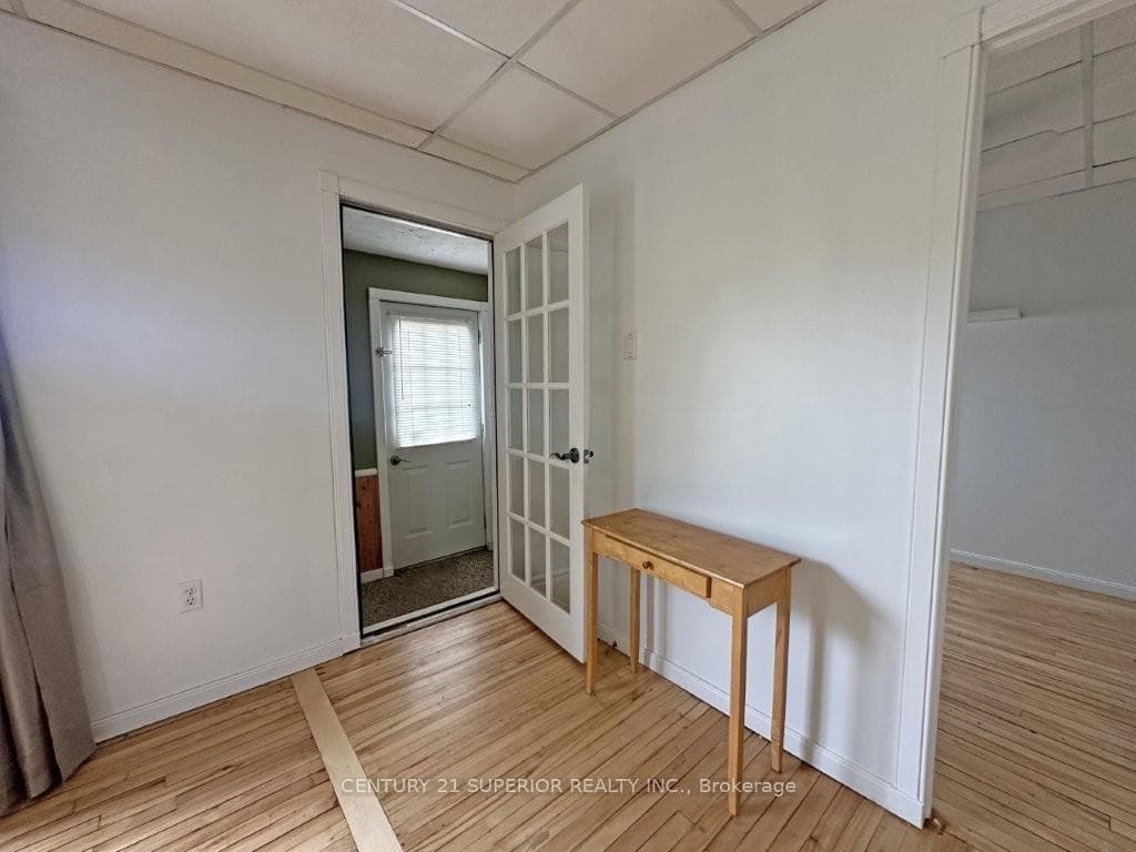 458 Francis Street photo 8