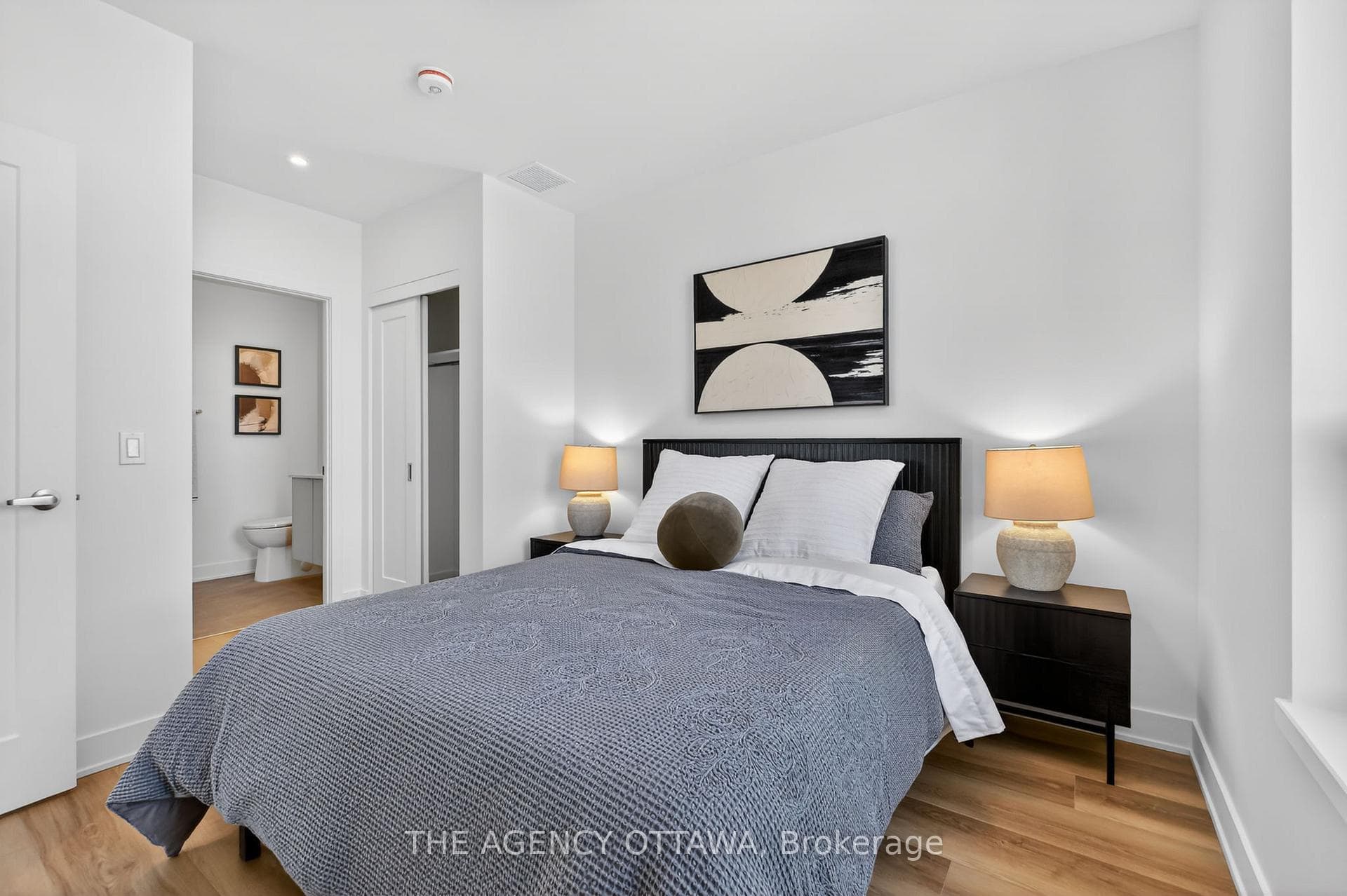 3071 Riverside Drive Unit 201 photo 26