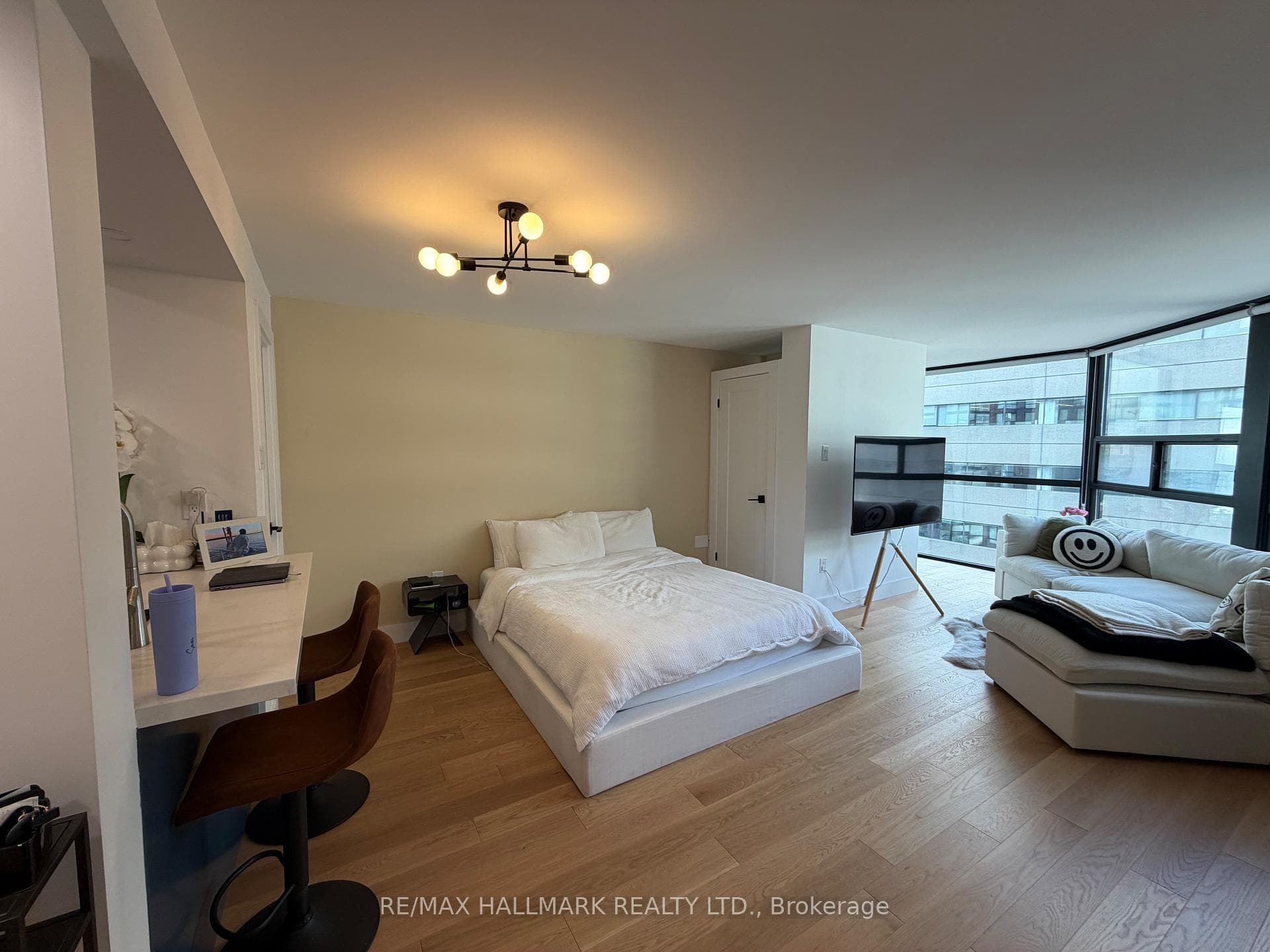 705 King Street Unit 1106 photo 29