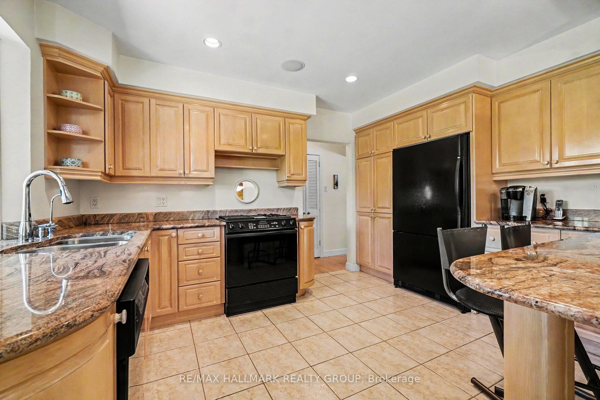 Granite counters & tile floor