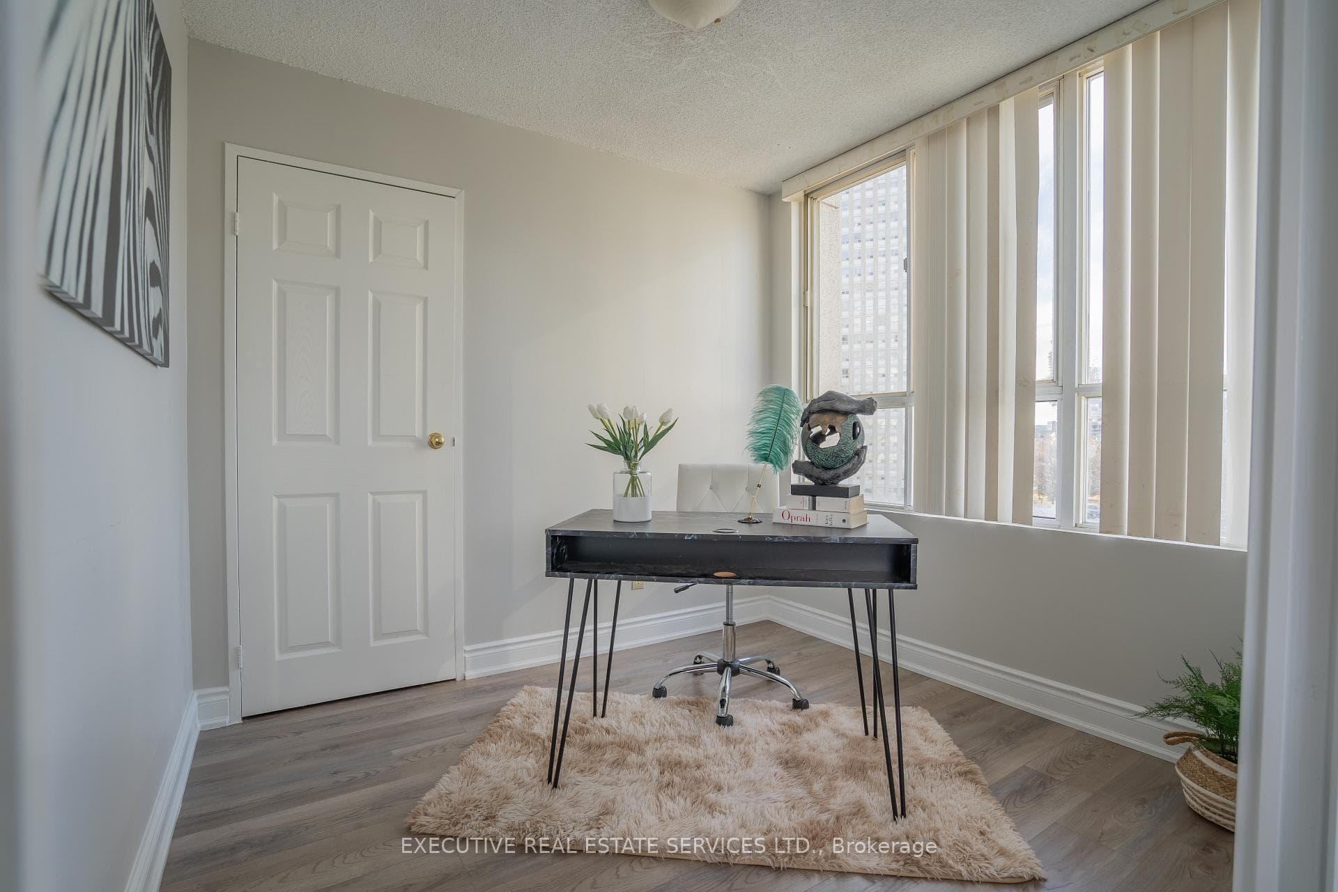 3700 Kaneff Crescent Unit 508 photo 16