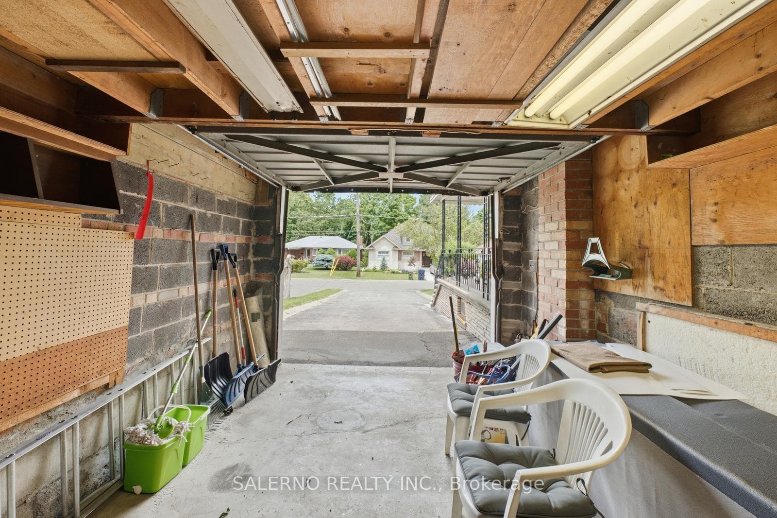 106 Whitburn Crescent photo 45