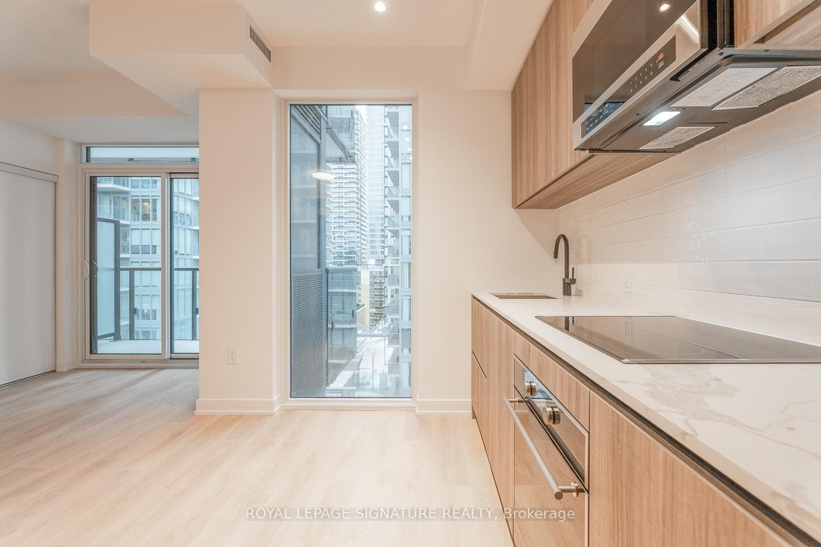 117 Broadway Avenue Unit 1103 photo 6