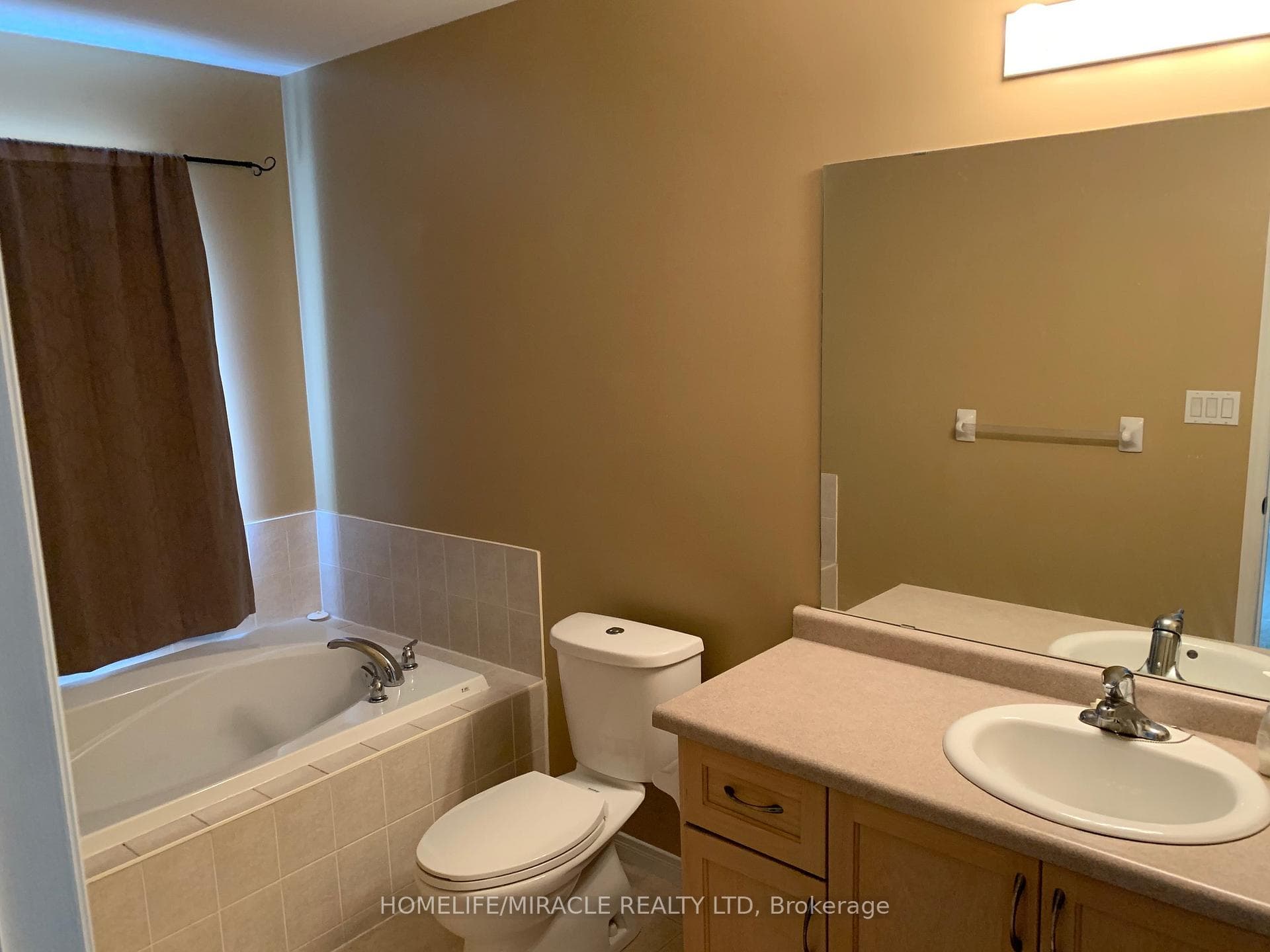 78 Cornerstone Drive photo 2