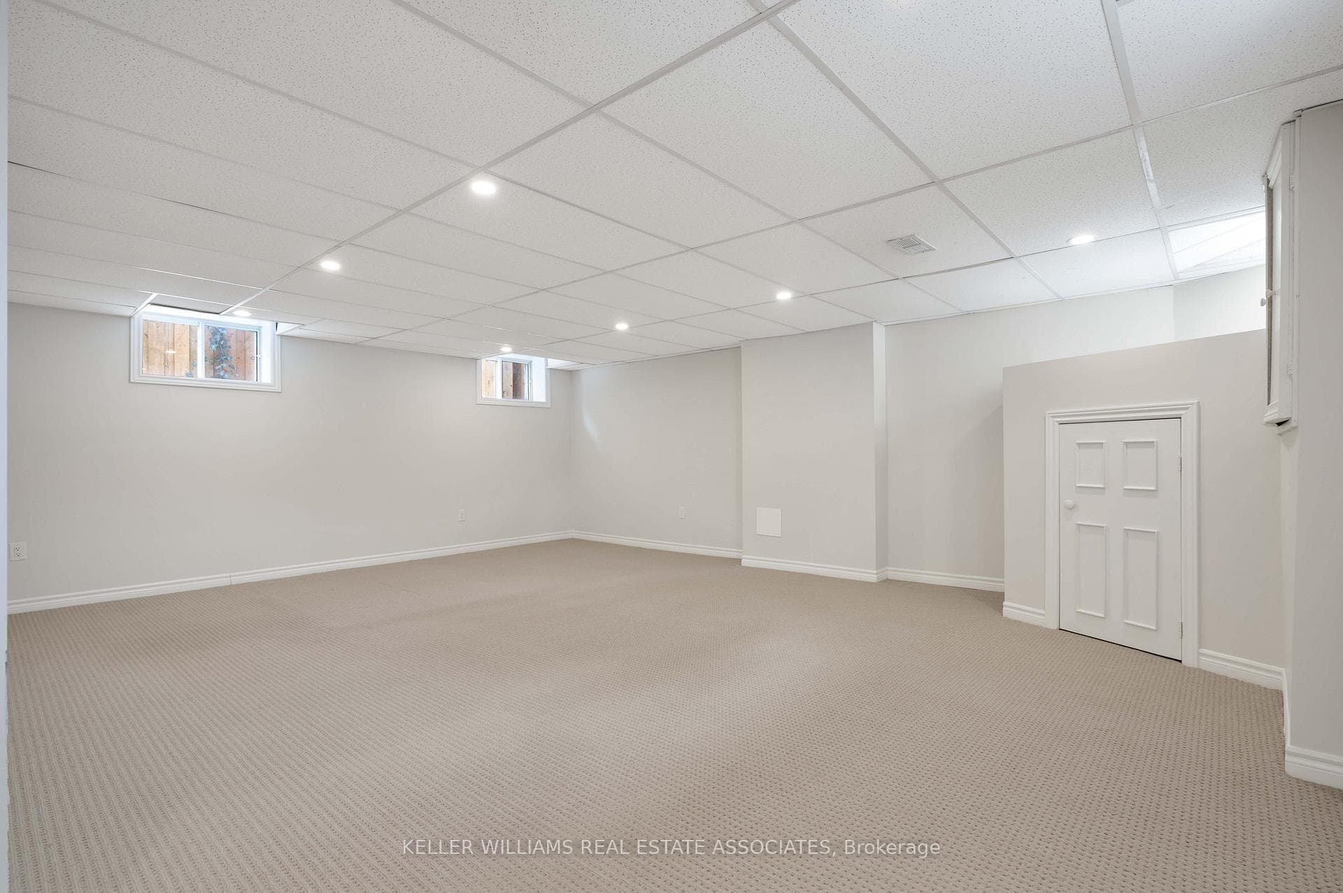 164 Allan Street photo 38