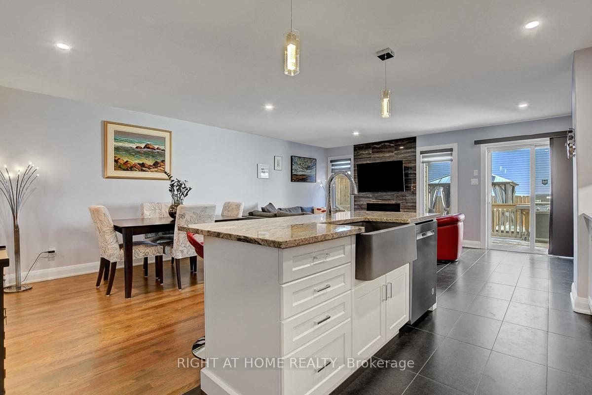 229 Purchase Crescent photo 11
