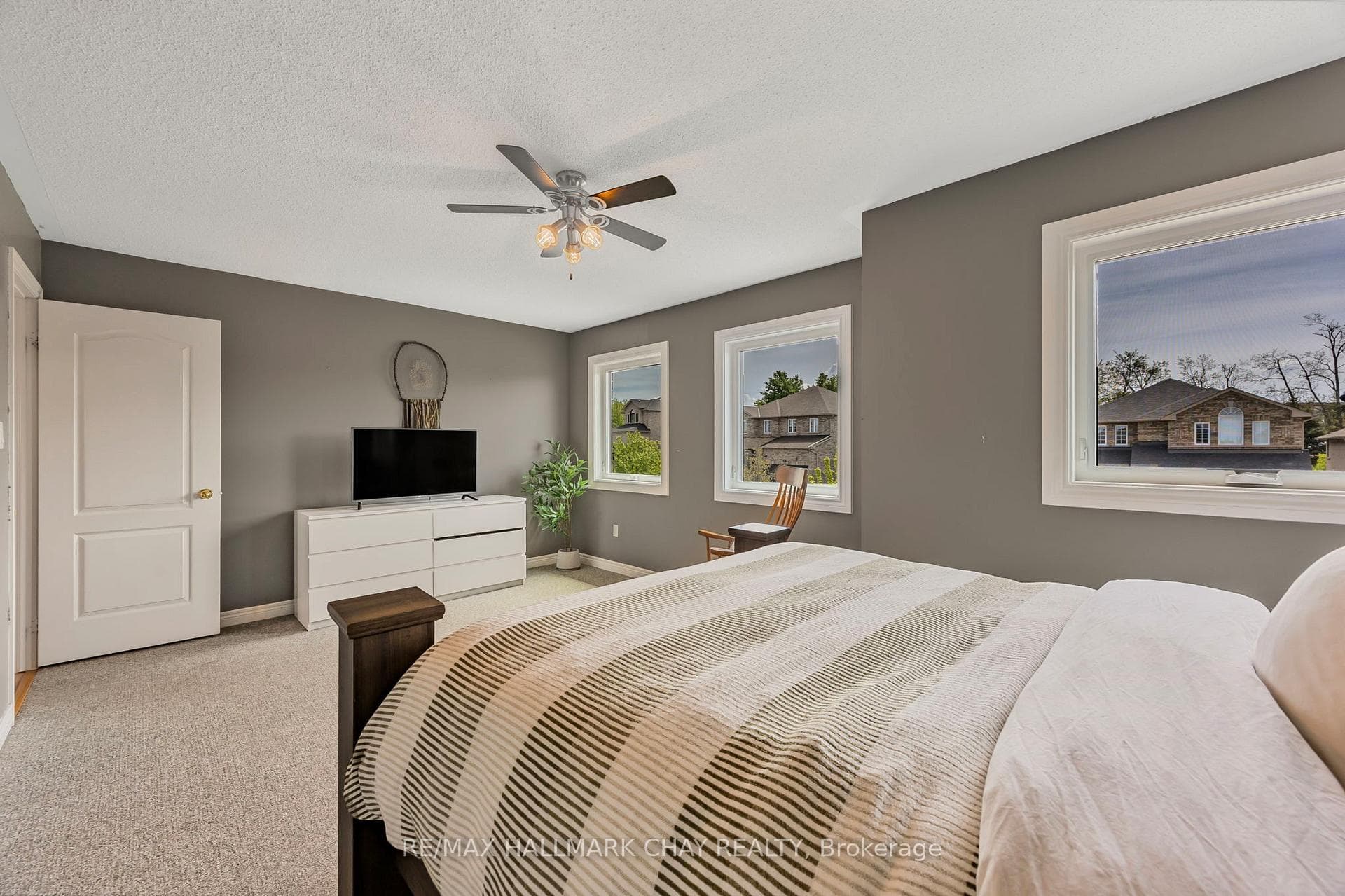 12 Prince Of Wales Drive photo 21