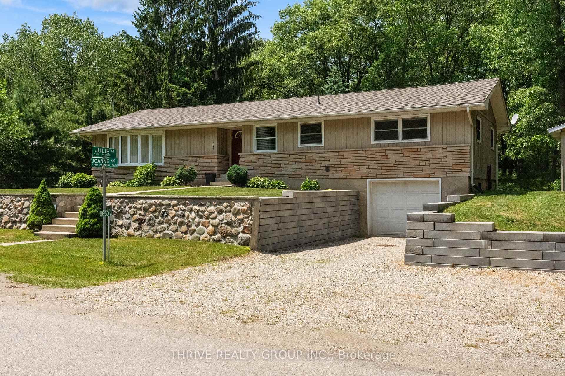 9650 Joanne Avenue photo 4