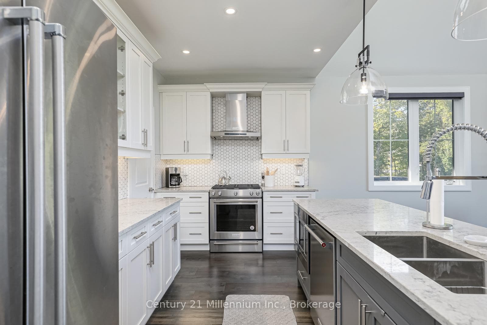 102 RED PINE Street photo 6